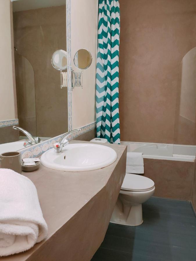 Le Royal Hotel Saint-Pol-sur-Ternoise Zewnętrze zdjęcie